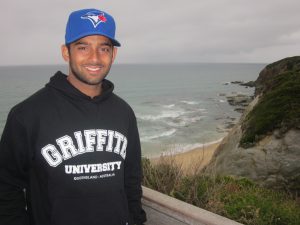 Image from KOM alumni tells of his Oz experience
